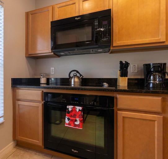 Room 2, Townhome Jacuzzi Grill 10 min Disney, Osceola