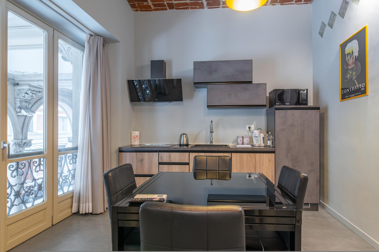 Room 4, Suite Queen Apartments, Torino