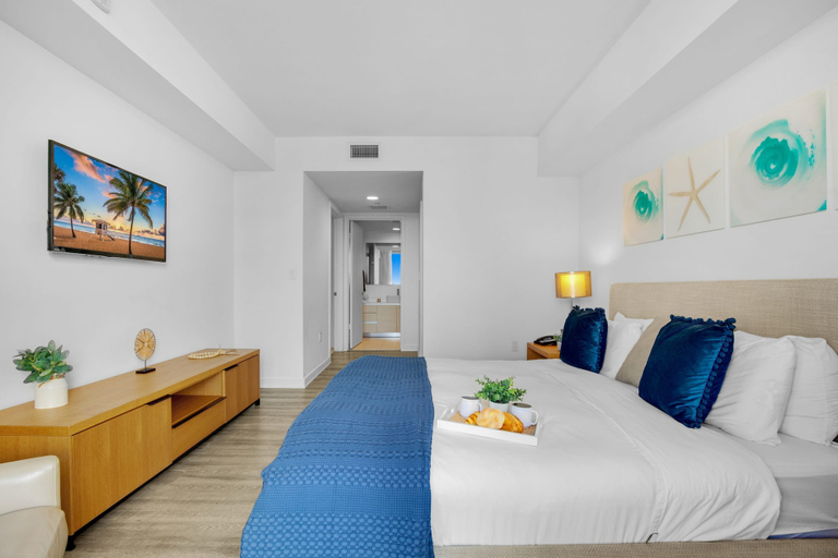 Others 3, Amazing Pool Apartment With Balcony Near Beach, Broward