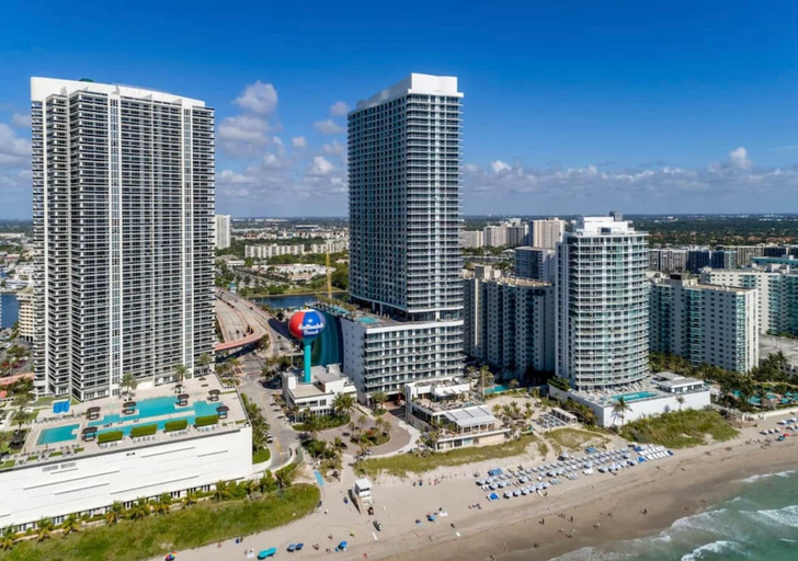 Room 5, Ocean and Beach View Luxury Pet-friendly, Broward