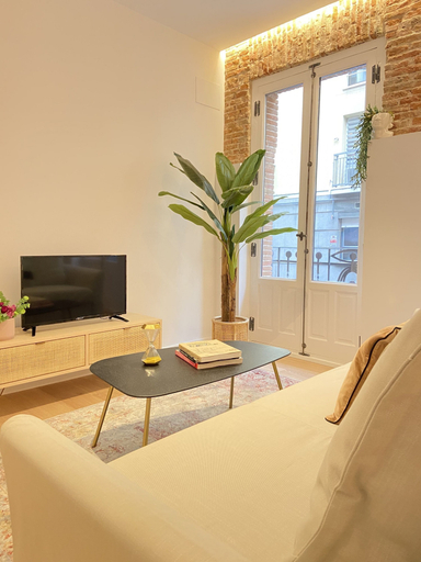 Room 4, C Latina 3 Izq in Madrid, Madrid