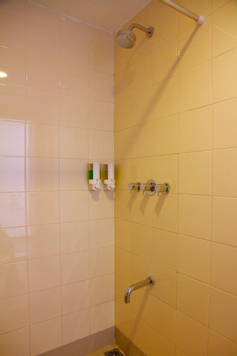 Bathroom 10