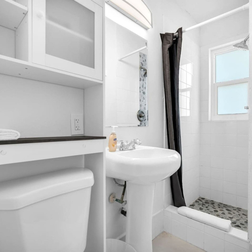 Room 4, American Dream Just Steps to the Beach, Broward