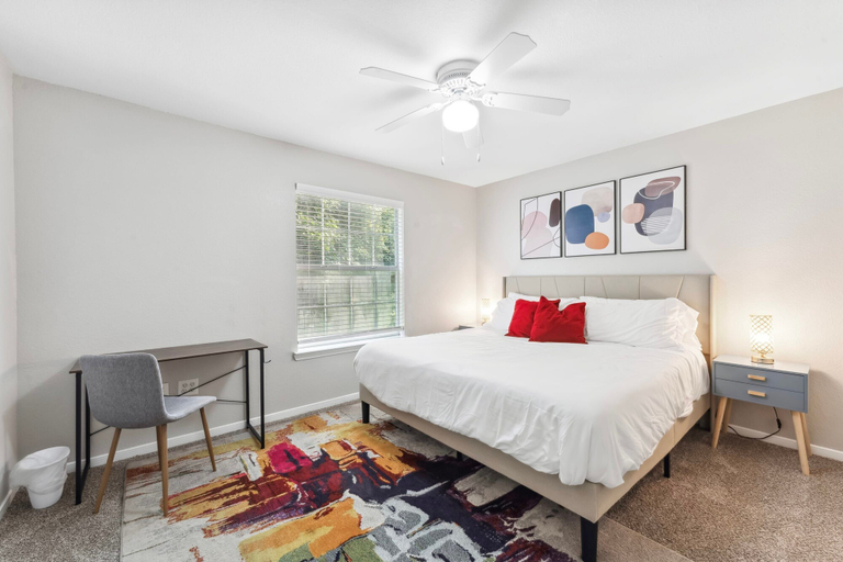 Bedroom 2, Central Chic 2BR Close to UT Moody Center DT, Travis