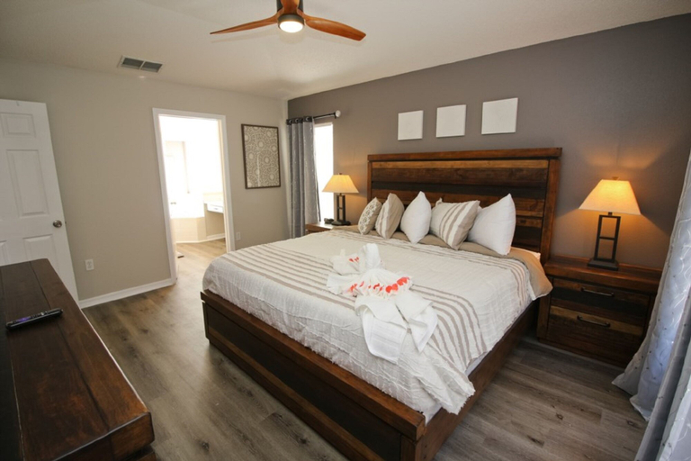 Room 2, Newly Renovated Home With Calming Atmosphere, Osceola