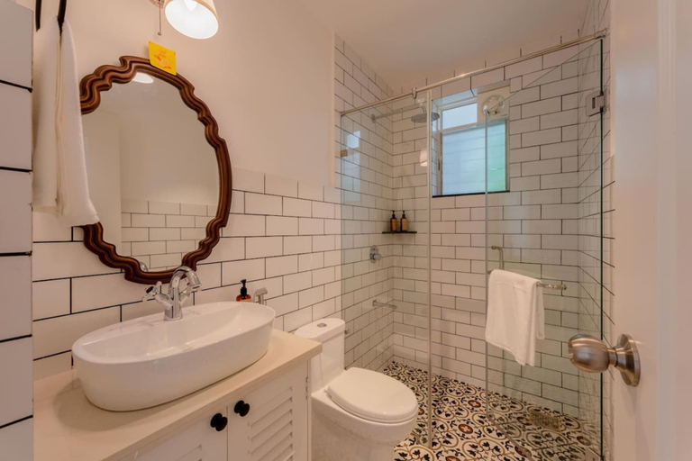 Room 2, Casa Del Leon by Hireavilla -3br w Pool in Assagao, North Goa