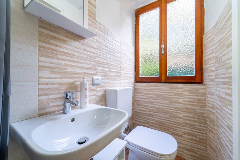 Bathroom 3, Lilliput Apartment by Wonderful Italy, Como
