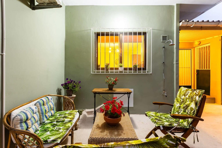 Room 2, Escape to Kalamata s Old City Your Urban Oasis, Peloponnese