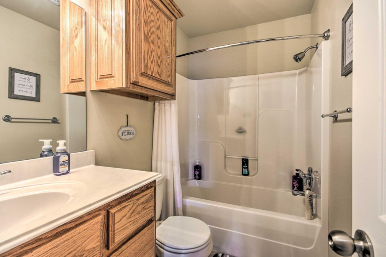 Bedroom 3, Cozy Eucha Townhome with Deck and Lake Access!, Delaware