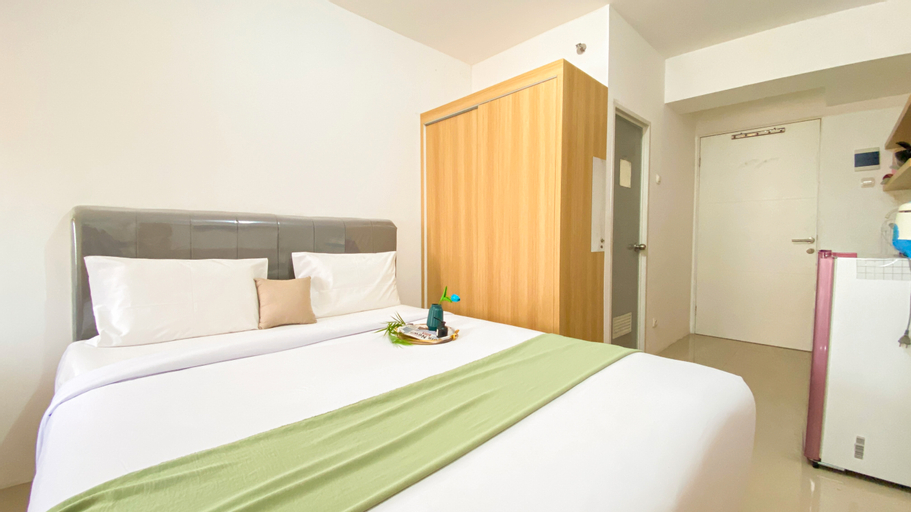 Elegant and Homey Studio at Urbantown Serpong Apartment By Travelio, Tangerang Selatan