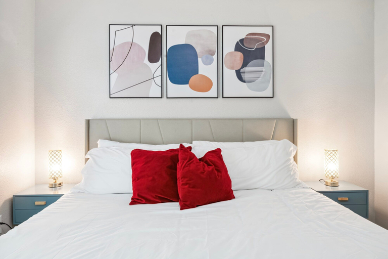 Bedroom 3, Central Chic 2BR Close to UT Moody Center DT, Travis