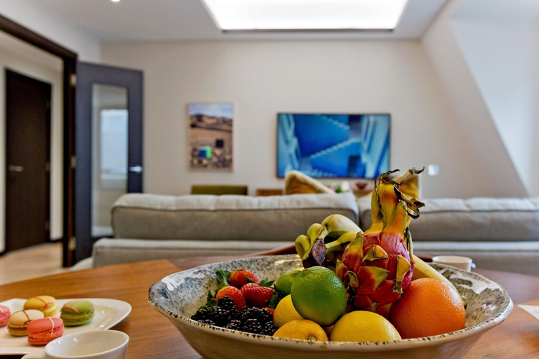 Room 3, 2-bed Executive Apt 518, London