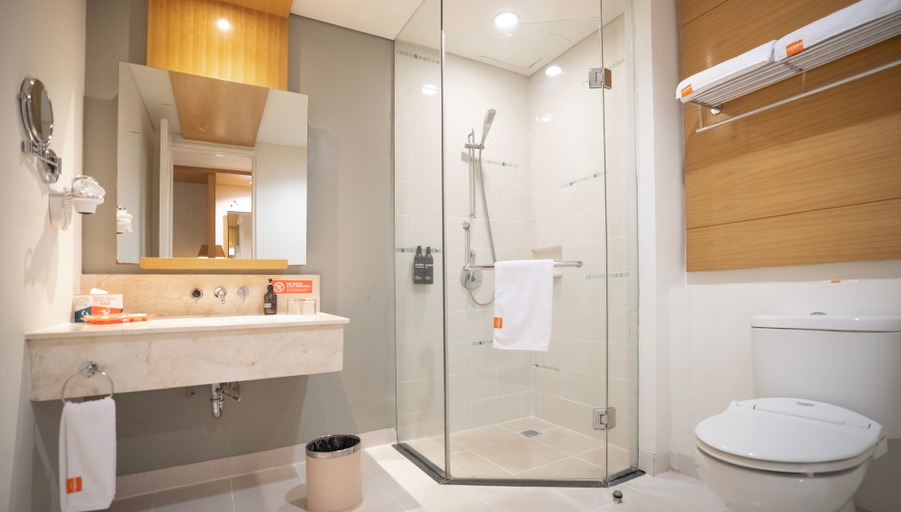 Bathroom 5, HARRIS Suites fX Sudirman, Central Jakarta