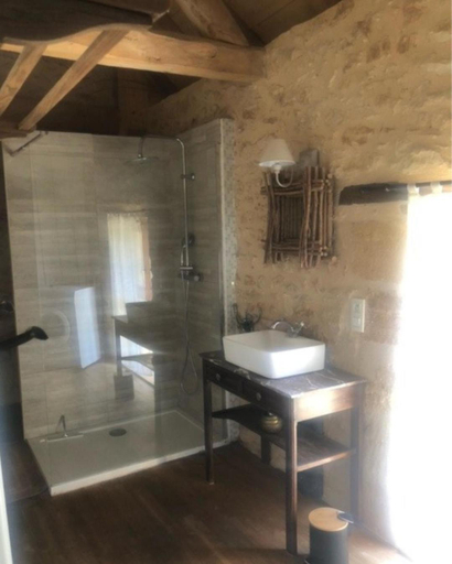 Bathroom 3, Domaine de la source perigordnoir Chambre d'hotes LA FONTAINE, Dordogne