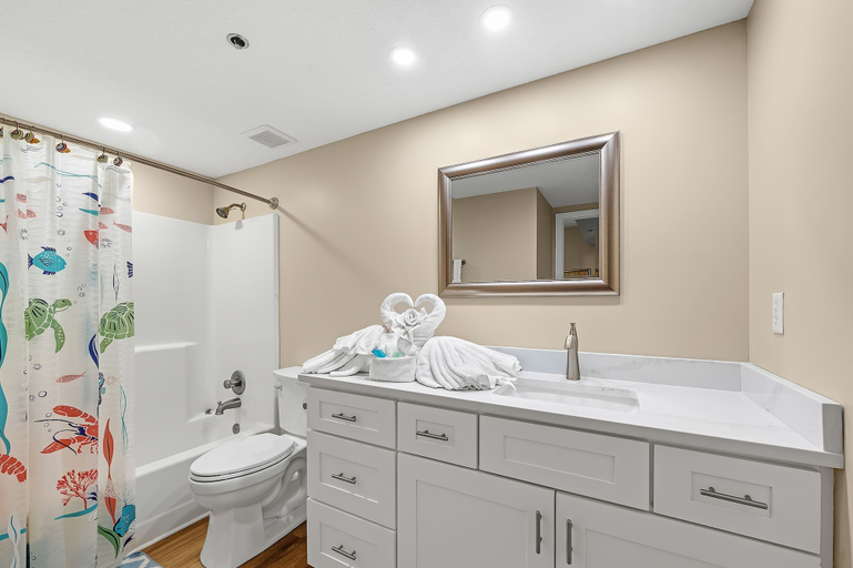 Room 5, Shoalwater 906 3 3 Gulf-front Corner-unit, Baldwin