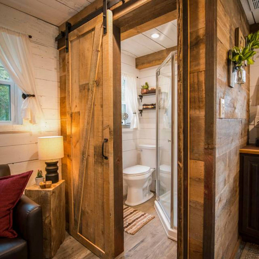 Room 3, Cozy Cabin Little Red Hen 12 min to Magnolia, McLennan