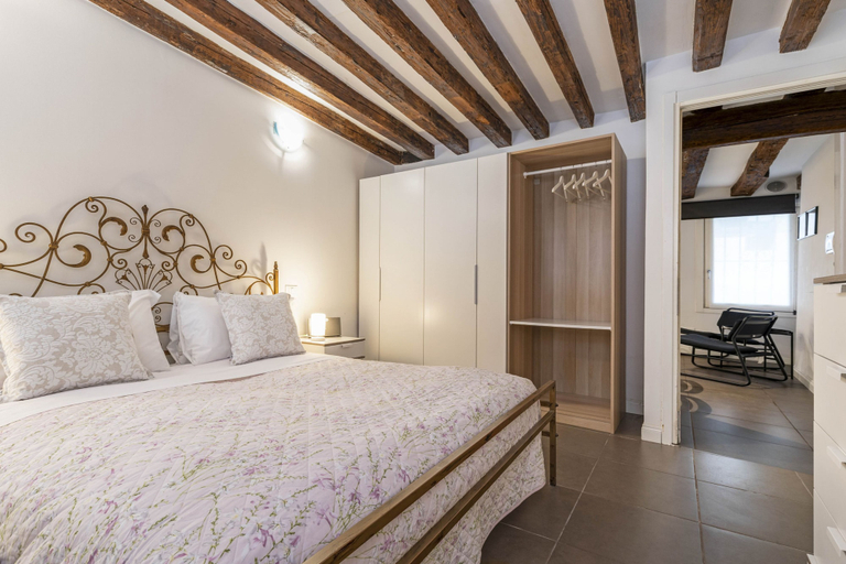 Room 3, San Giacomo Apartment by Wonderful Italy, Venezia