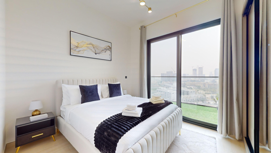 Room 5, JVC - Binghatti Heights 1102, Dubai