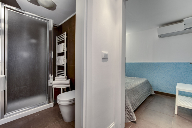 Room 4, San Giacomo Apartment by Wonderful Italy, Venezia
