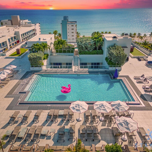 Room 2, Perfect Relax Rooftop Pool Gym Hot Tub, Broward