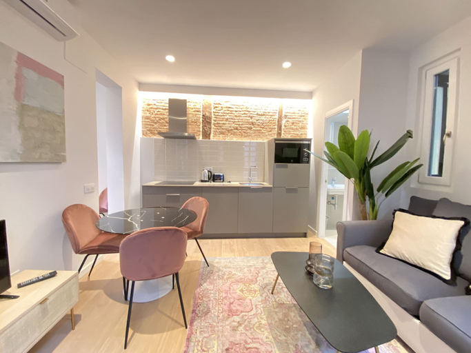 Room 1, C Latina 3-2 in Madrid, Madrid