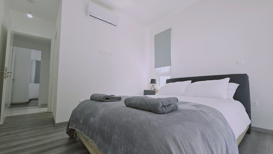 Room 5, 136 LCA - Stay Aquamarine Apartment, Larnaca