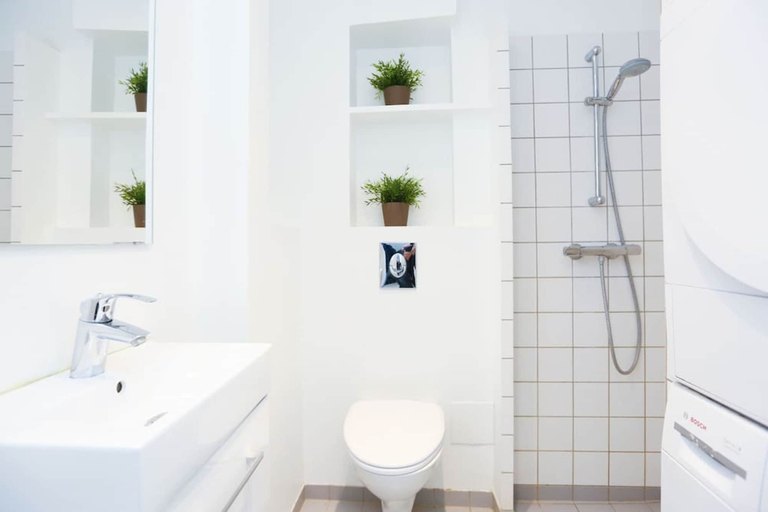 Bathroom, Beautiful Two-bed Apartment, Copenhagen