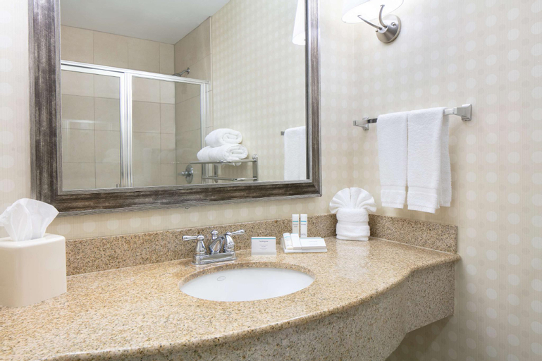 Bathroom 15