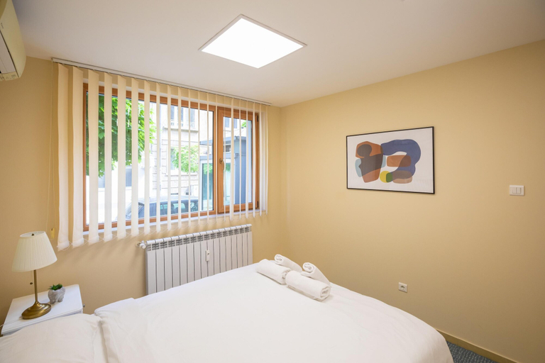 Room 5, Bright 1bdr Apartment in Top Center, Stolichna