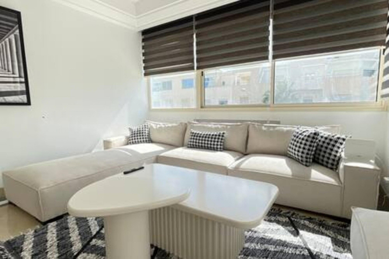 Room 3, Black White Modern Spacious, Bouhaira