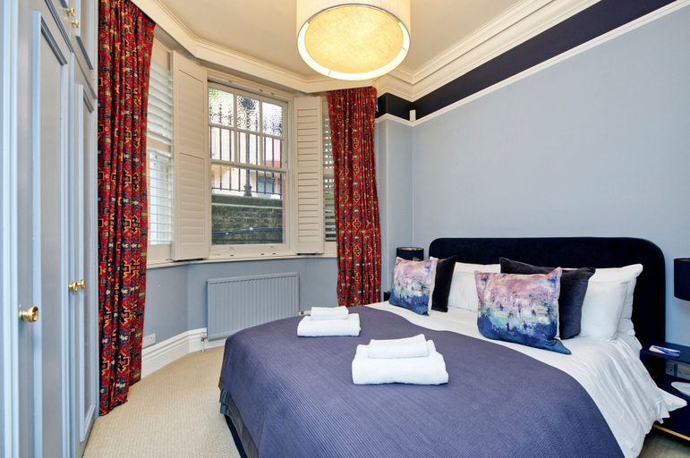 Bedroom 2, Westminster Retreat by Underthedoormat, London