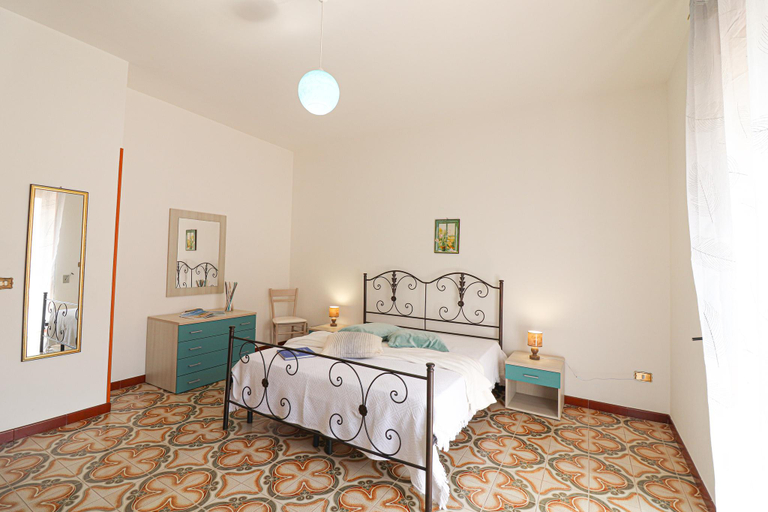 Others 5, Isabels house in Otranto 10 seats, Lecce