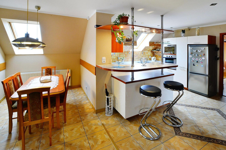 Food & Drinks 4, Cottage by Ostrowieckie Lake with Private Beach, Sławno