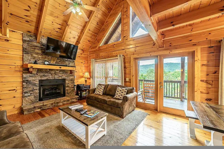 Room 2, Fabulous View Pool Game Room Hot Tub and More, Sevier