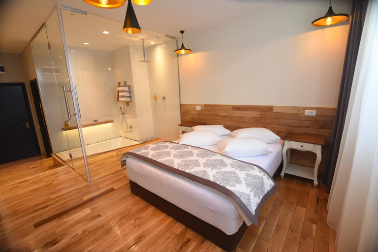 Others 4, Hotel Europa, Baia Mare