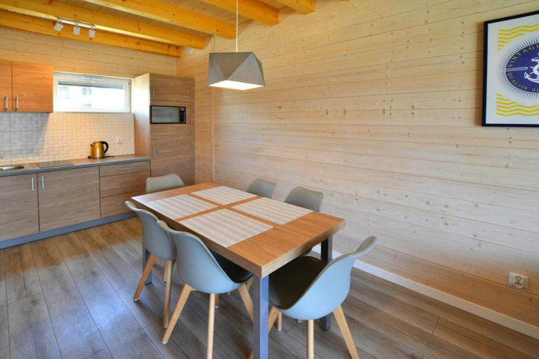 Dining 4, Cottage in Sarbinowo Near Seaside Beach, Koszalin