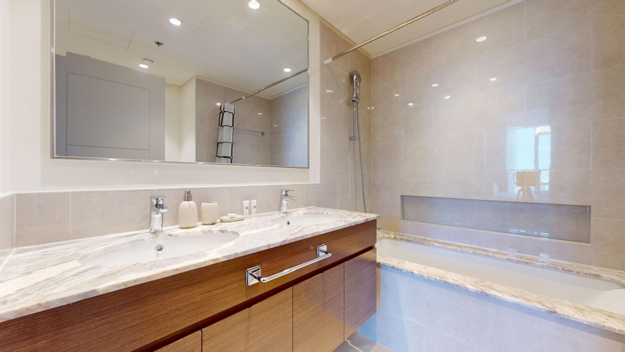 Room 4, Downtown - Forte 1 1705, Dubai