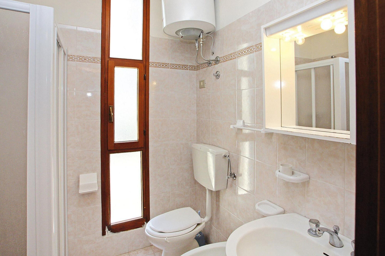 Bathroom 3, Residence Sporting in Bibione, Venezia
