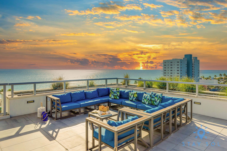 Room 5, Luxurious Condo With Rooftop Pool Hot Tub, Broward