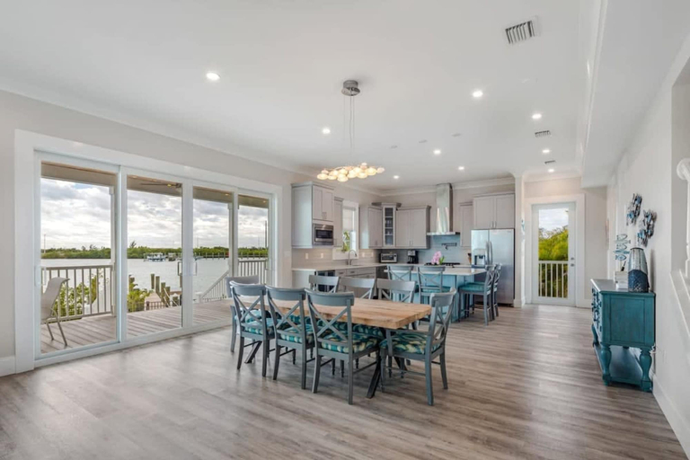 Room 3, Mastway House by Brightwild Pool Dock, Monroe
