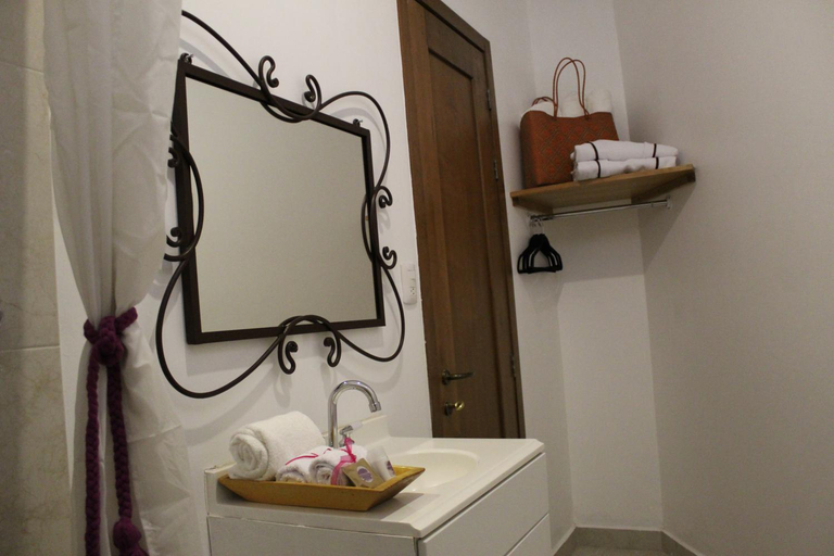 Bathroom 3, Hotel Boutique La Cochinilla, Del Centro