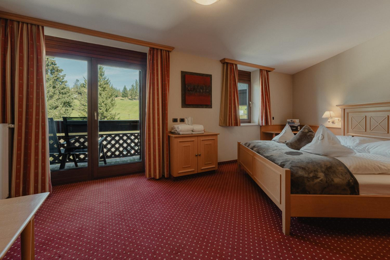 Bedroom 3, Sporthotel Alpenrose, Bolzano