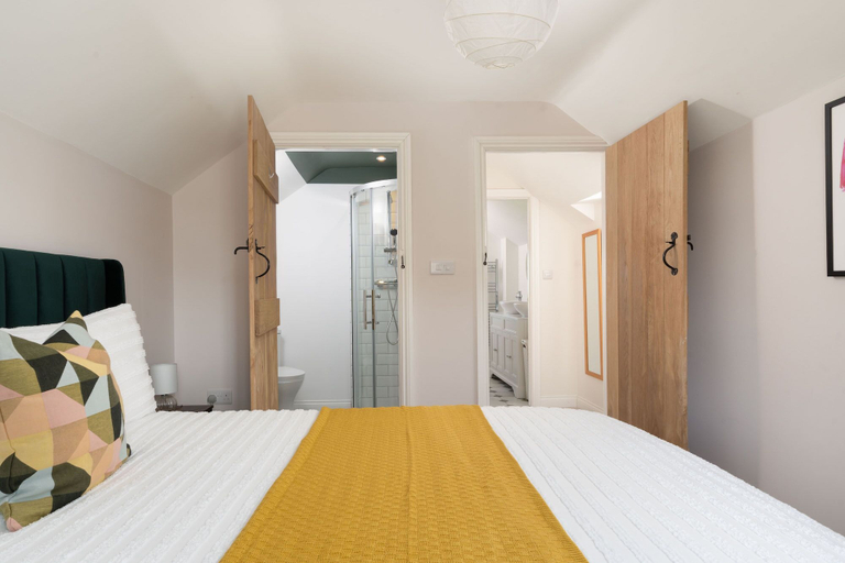 Room 3, 4-bed Cottage - Pets With Garden & Wood Burner, Cornwall