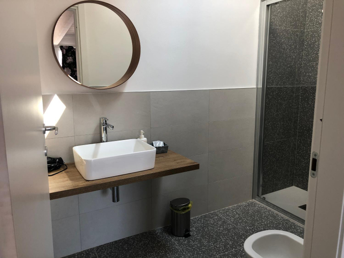 Others 5, B&B Corte del Garda, Verona
