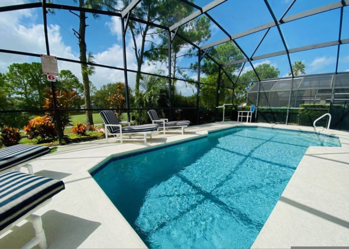 Room 4, Spacious 4-bedroom Villa With Private Pool Game Room in Southern Dunes, Polk