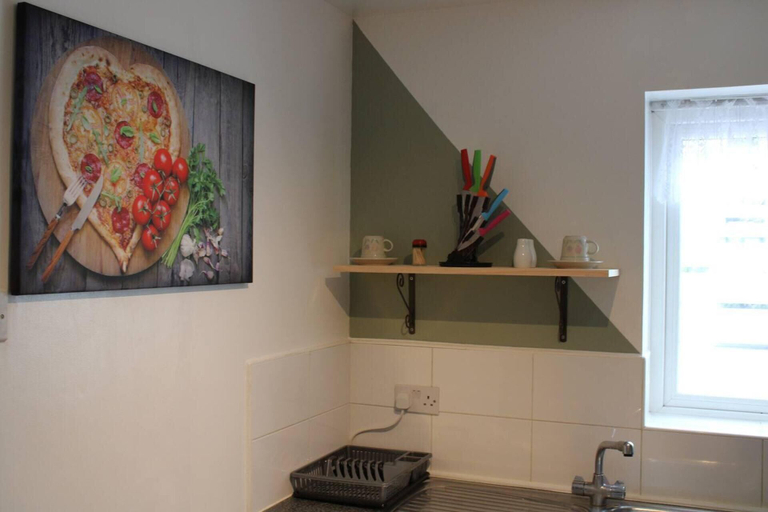 Others 5, Apartment - Sleeps 4 - Garden - Parking, London