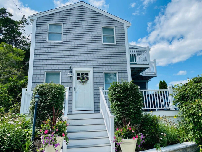 Room 2, All New Beautiful Priscilla Beach House Ocean View, Plymouth