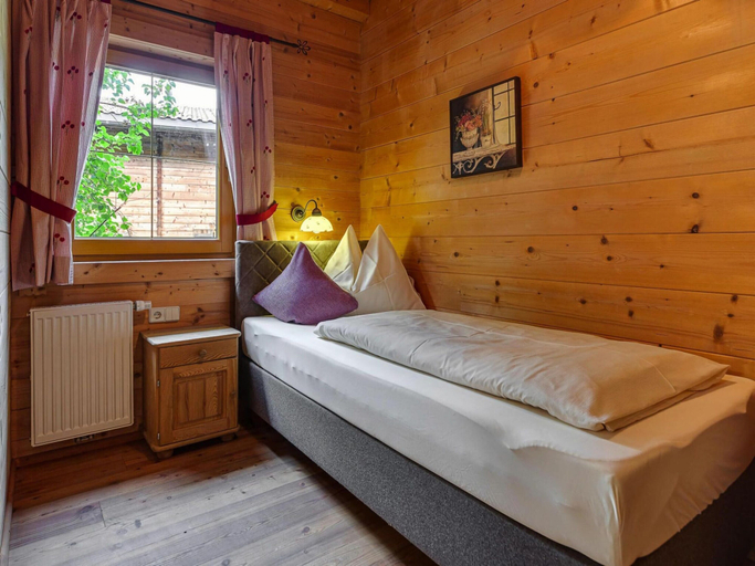 Room 4, Chalets Almdorf Zillertal, Fugen, Schwaz