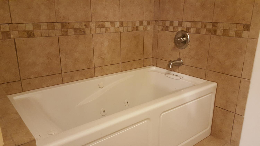 Bathroom 2, The White Birch Inn, Columbia