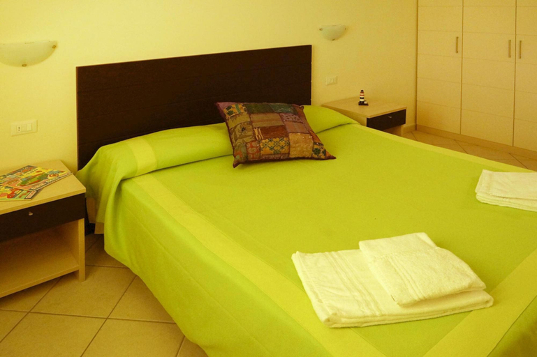 Bedroom 2, Apartment in Tuscany Near Sandy Beaches, Livorno